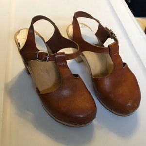 No. 6 Brown Leather T Strap 4” Clogs, Size 36